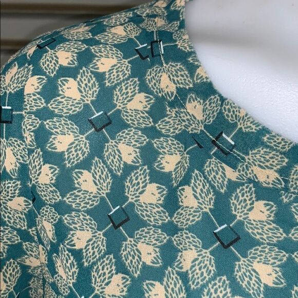 Cabi green and beige long sleeve top - Picture 4 of 7